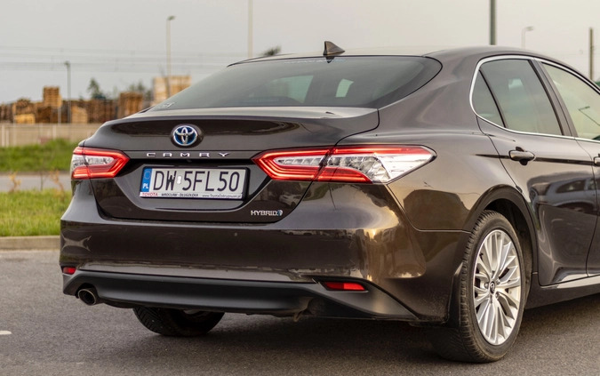 Toyota Camry cena 96900 przebieg: 174000, rok produkcji 2019 z Wrocław małe 781